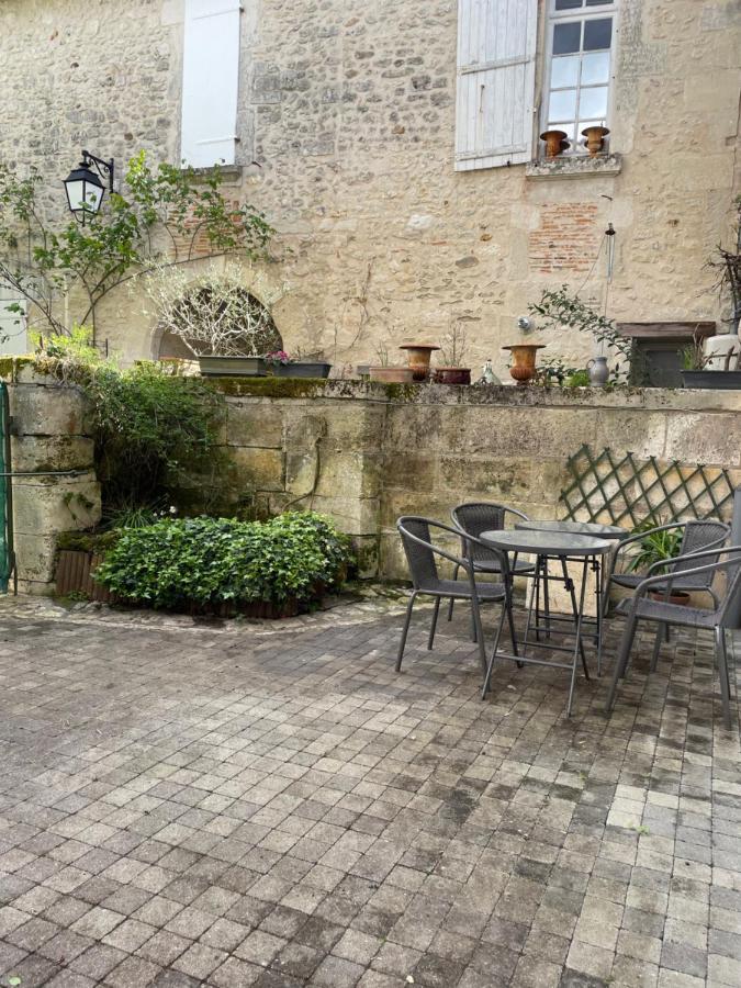 Auberge Du Boisne Villebois-Lavalette Extérieur photo